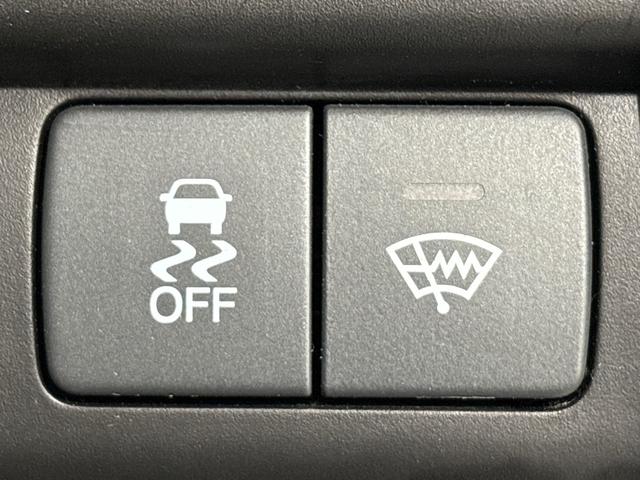 フリードハイブリッド ジャストセレクション 禁煙車 ワンオーナー 純正メモリーナビ リア席モニター リアカメラ 両側電動スライドドア 純正アルミホイール スマートキー ETC コンフォートビューパッケージ クルコン 本革巻ステアリングホイール(23枚目)