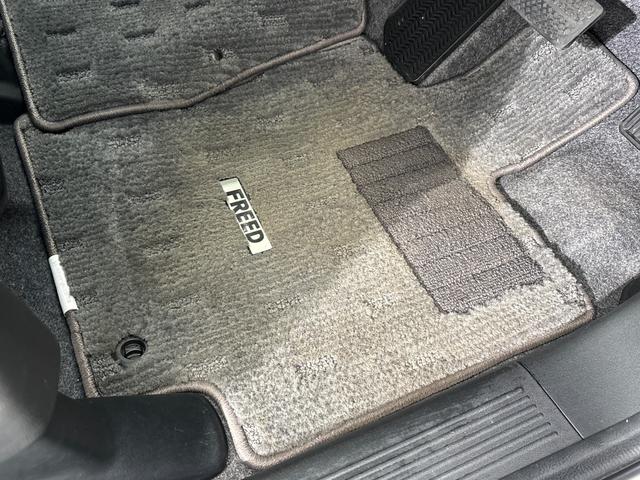 フリードハイブリッド ジャストセレクション 禁煙車 ワンオーナー 純正メモリーナビ リア席モニター リアカメラ 両側電動スライドドア 純正アルミホイール スマートキー ETC コンフォートビューパッケージ クルコン 本革巻ステアリングホイール(28枚目)