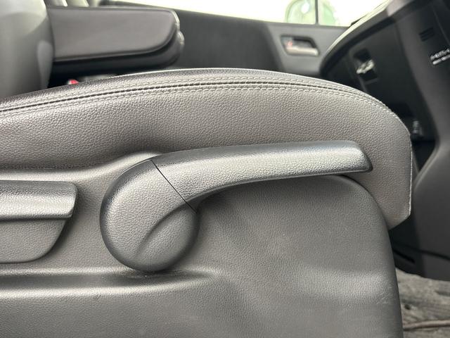 フリードハイブリッド ジャストセレクション 禁煙車 ワンオーナー 純正メモリーナビ リア席モニター リアカメラ 両側電動スライドドア 純正アルミホイール スマートキー ETC コンフォートビューパッケージ クルコン 本革巻ステアリングホイール(29枚目)