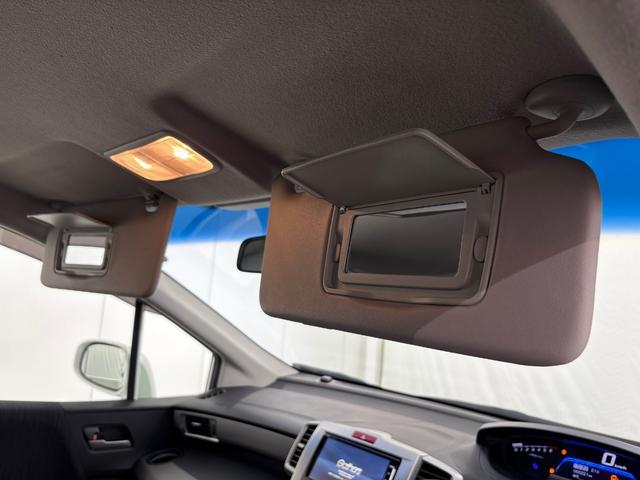 フリードハイブリッド ジャストセレクション 禁煙車 ワンオーナー 純正メモリーナビ リア席モニター リアカメラ 両側電動スライドドア 純正アルミホイール スマートキー ETC コンフォートビューパッケージ クルコン 本革巻ステアリングホイール(30枚目)