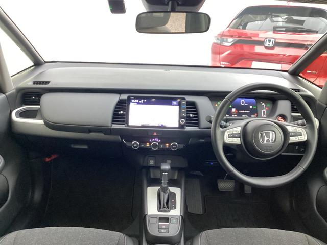 フィット e:HEVホーム 当社元試乗車 禁煙車 純正9インチホンダコネクトナビ リアカメラ ETC LEDヘッドライト HondaCONNECT用緊急通報ボタン/トラブルサポートボタン ホンダセンシング USBチャージャー(10枚目)