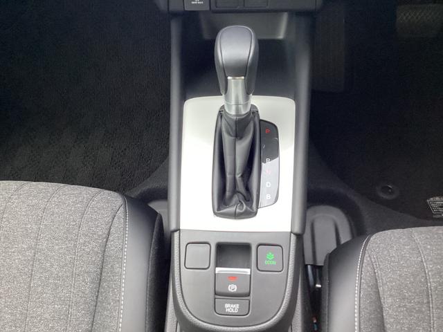 フィット e:HEVホーム 当社元試乗車 禁煙車 純正9インチホンダコネクトナビ リアカメラ ETC LEDヘッドライト HondaCONNECT用緊急通報ボタン/トラブルサポートボタン ホンダセンシング USBチャージャー(17枚目)