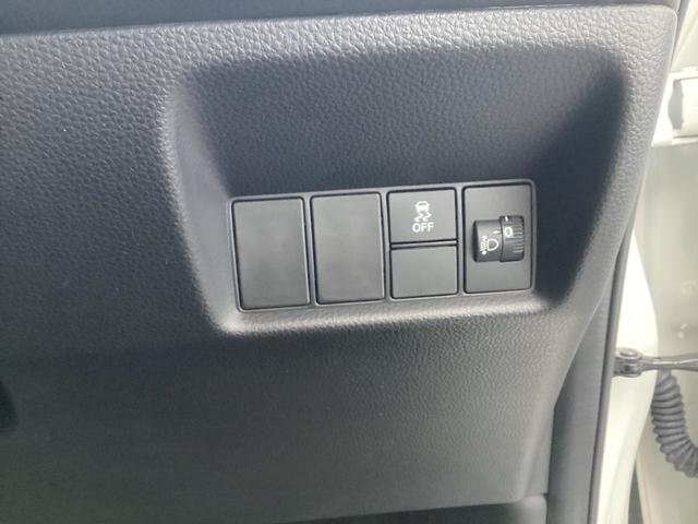 フィット e:HEVホーム 当社元試乗車 禁煙車 純正9インチホンダコネクトナビ リアカメラ ETC LEDヘッドライト HondaCONNECT用緊急通報ボタン/トラブルサポートボタン ホンダセンシング USBチャージャー(19枚目)