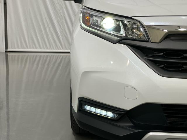 フリード クロスター　禁煙車　純正メモリーナビ　ドラレコ　両側電動スライドドア　リアカメラ　ホンダセンシング　アルミホイール　ＥＴＣ　シートヒーター　クルーズコントロール　ＬＥＤヘッドライト　ルーフレール　アルミホイール（5枚目）