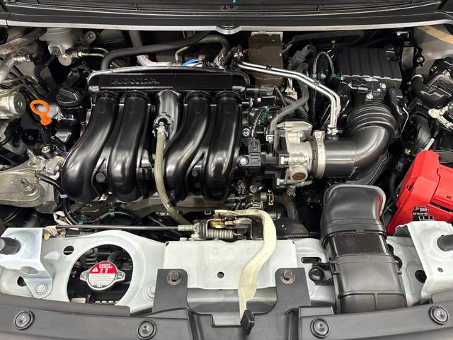 フリード クロスター　禁煙車　純正メモリーナビ　ドラレコ　両側電動スライドドア　リアカメラ　ホンダセンシング　アルミホイール　ＥＴＣ　シートヒーター　クルーズコントロール　ＬＥＤヘッドライト　ルーフレール　アルミホイール（13枚目）