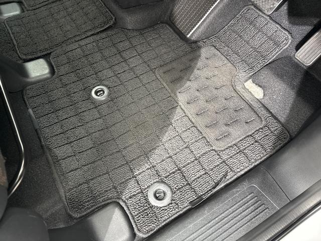 フリード クロスター　禁煙車　純正メモリーナビ　ドラレコ　両側電動スライドドア　リアカメラ　ホンダセンシング　アルミホイール　ＥＴＣ　シートヒーター　クルーズコントロール　ＬＥＤヘッドライト　ルーフレール　アルミホイール（37枚目）