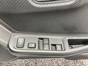 運転席&助手席にはシートヒーターが装備されています。