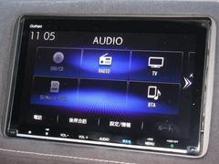 ナビゲーションはギャザズメモリーナビ（ＶＸＭ−１９７ＶＦＥｉ）を装着しております。ＡＭ、ＦＭ、ＣＤ、ＤＶＤ再生、Ｂｌｕｅｔｏｏｔｈ、フルセグＴＶがご使用いただけます。初めて訪れた場所でも安心ですね。 4