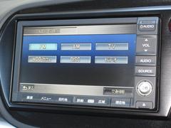 ナビゲーションはホンダ純正ＨＤＤナビを装着しております。ＡＭ、ＦＭ、ＣＤ、ＤＶＤ再生、Ｂｌｕｅｔｏｏｔｈ、ワンセグＴＶがご使用いただけます。初めて訪れた場所でも安心ですね！ 4