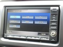 ナビゲーションはホンダ純正ＨＤＤナビを装着しております。ＡＭ、ＦＭ、ＣＤ、ＤＶＤ再生、ワンセグＴＶがご使用いただけます。初めて訪れた場所でも安心ですね！ 3