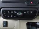 エアコンはフルオートエアコンを装備しています。また、ＵＳＢジャックと充電用ＵＳＢチャージャーも装備されています。