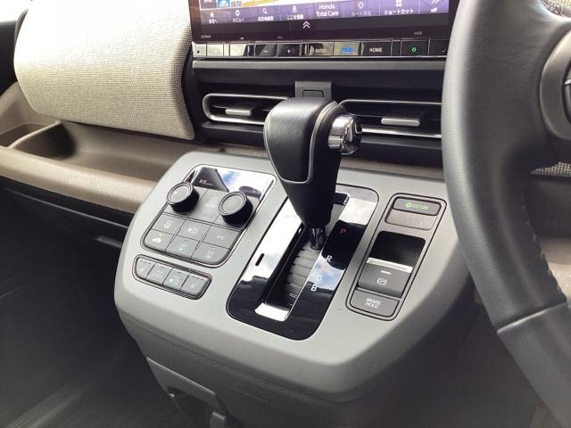 フリード e:HEVエアーEX 元当社デモカー■禁煙車■LEDライト■スマ-トキ-■サイドエアーバック■シートヒーター■アルミ■メモリーナビ■バックカメラ■フルセグ■CD■DVD■BT■Mサーバー■ETC(9枚目)