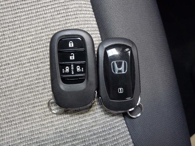 N-BOX ベースグレード 当社デモカー 禁煙車 HondaSENSING 純正メモリーナビ フルセグ ブルートゥースオーディオ LEDライト オートエアコン ドラレコ リアカメラ シートヒーター パーキングセンサ スマートキ-(11枚目)