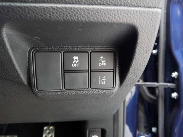 シビック ハッチバック HondaSENSING ギャザズ純正メモリーナビ リアカメラ USB入力端子 LEDヘッドライト 純正アルミ 運転席助手席電動シート パドルシフト ハーフレザーシート ワンオーナー 追突軽減ブレーキ(5枚目)