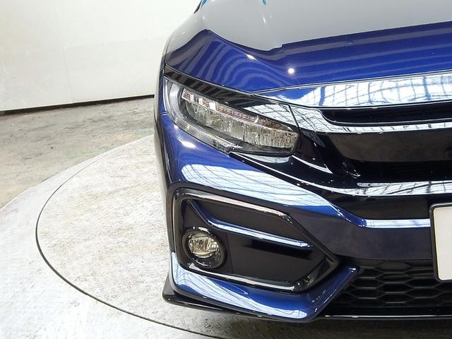 シビック ハッチバック HondaSENSING ギャザズ純正メモリーナビ リアカメラ USB入力端子 LEDヘッドライト 純正アルミ 運転席助手席電動シート パドルシフト ハーフレザーシート ワンオーナー 追突軽減ブレーキ(25枚目)