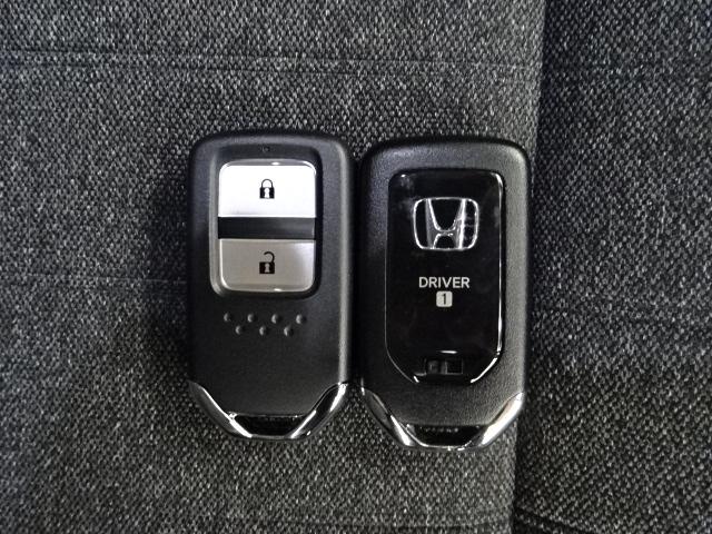 フィット e:HEVホーム 当社デモカー 禁煙 HondaSENSING 純正メモリーナビ フルセグ ブルートゥースオーディオ リアカメラ ETC2.0 LEDライト オートライト ハーフシェイドウインドウ パーキングセンサー(13枚目)