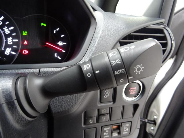 ノア SiダブルバイビーII ワンオーナー 純正SDナビゲーション フルセグ リアカメラ DVD CD BTオーディオ 両側電動スライドドア ドアバイザー ETC 純正16インチアルミホイール 横滑防止装置 PCS スマートキ-(11枚目)