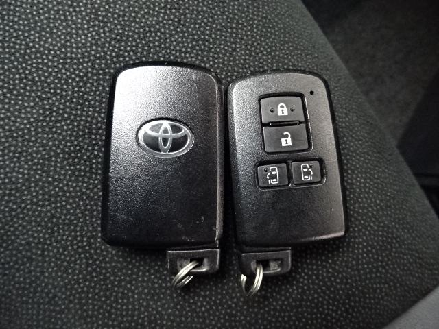 ノア SiダブルバイビーII ワンオーナー 純正SDナビゲーション フルセグ リアカメラ DVD CD BTオーディオ 両側電動スライドドア ドアバイザー ETC 純正16インチアルミホイール 横滑防止装置 PCS スマートキ-(19枚目)