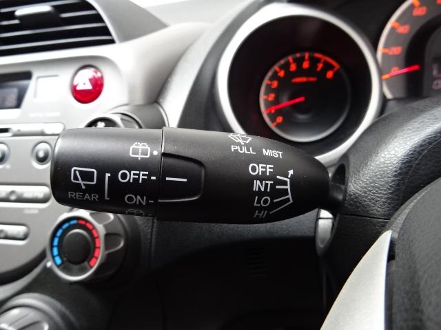 フィット G ETC CDチューナー イモビライザー キーレス フロアマット ワンオーナー 寒冷地仕様 安全ボディ 運転席助手席エアバッグ 盗難防止システム エアコン ABS パワーウィンドウ 1オーナー パワステ(7枚目)