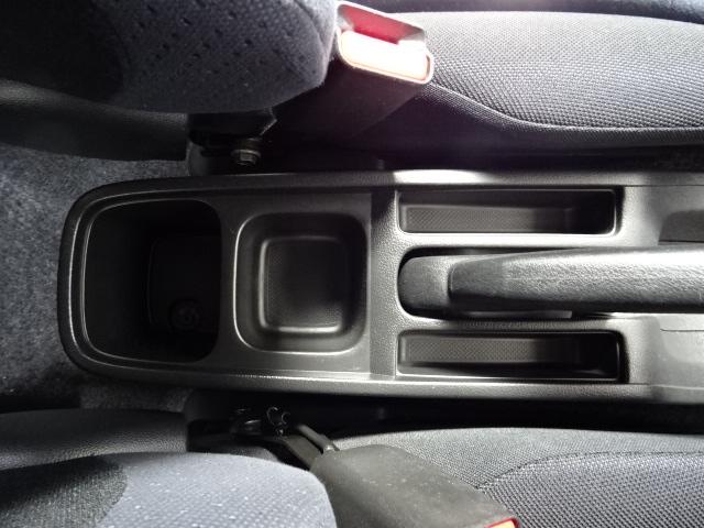 フィット G ETC CDチューナー イモビライザー キーレス フロアマット ワンオーナー 寒冷地仕様 安全ボディ 運転席助手席エアバッグ 盗難防止システム エアコン ABS パワーウィンドウ 1オーナー パワステ(9枚目)