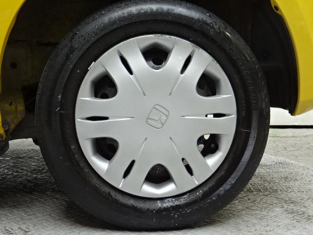 フィット G ETC CDチューナー イモビライザー キーレス フロアマット ワンオーナー 寒冷地仕様 安全ボディ 運転席助手席エアバッグ 盗難防止システム エアコン ABS パワーウィンドウ 1オーナー パワステ(16枚目)