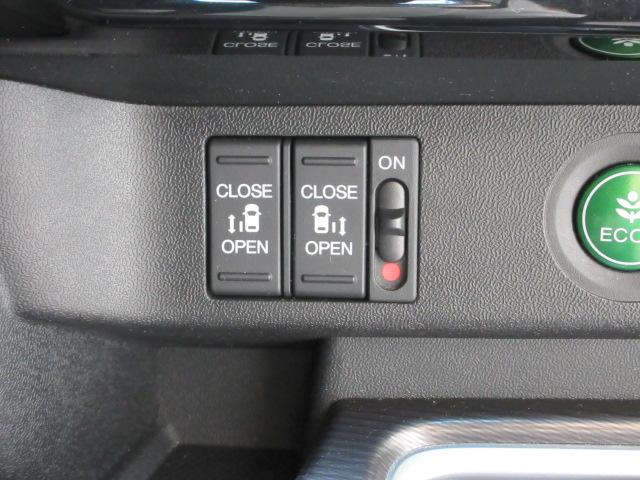 ステップワゴンスパーダ ｅ：ＨＥＶスパーダＧ・ＥＸホンダセンシング　７人　前後ドラレコ　メモリーナビ　全周囲カメラ　フルセグ　ＤＶＤ　ＣＤ　シートヒーター　両側電動スライドドア　純正アルミ　ＥＴＣ　Ｂｌｕｅｔｏｏｔｈ　ＵＳＢ　ドアバイザー　ワンオーナー　エアバック（10枚目）