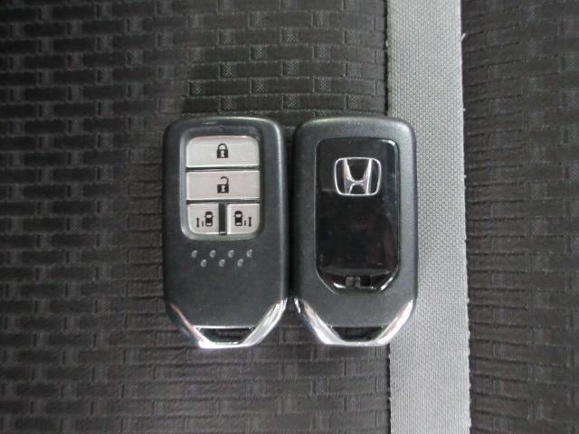 ステップワゴンスパーダ ｅ：ＨＥＶスパーダＧ・ＥＸホンダセンシング　７人　前後ドラレコ　メモリーナビ　全周囲カメラ　フルセグ　ＤＶＤ　ＣＤ　シートヒーター　両側電動スライドドア　純正アルミ　ＥＴＣ　Ｂｌｕｅｔｏｏｔｈ　ＵＳＢ　ドアバイザー　ワンオーナー　エアバック（14枚目）