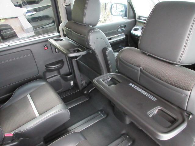 ステップワゴンスパーダ ｅ：ＨＥＶスパーダＧ・ＥＸホンダセンシング　７人　前後ドラレコ　メモリーナビ　全周囲カメラ　フルセグ　ＤＶＤ　ＣＤ　シートヒーター　両側電動スライドドア　純正アルミ　ＥＴＣ　Ｂｌｕｅｔｏｏｔｈ　ＵＳＢ　ドアバイザー　ワンオーナー　エアバック（21枚目）