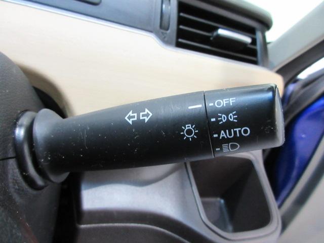 フリード Ｇ・ホンダセンシング　６人乗り仕様　禁煙車　純正９インチメモリーナビ　リアカメラ　ＣＤ　ＤＶＤ　Ｂｌｕｅｔｏｏｔｈ　両側電動スライドドア　ＥＴＣ　ＬＥＤヘッドライト　オートライト　ドアバイザー　ワンオーナー　Ｆセグ　ＶＳＡ（10枚目）