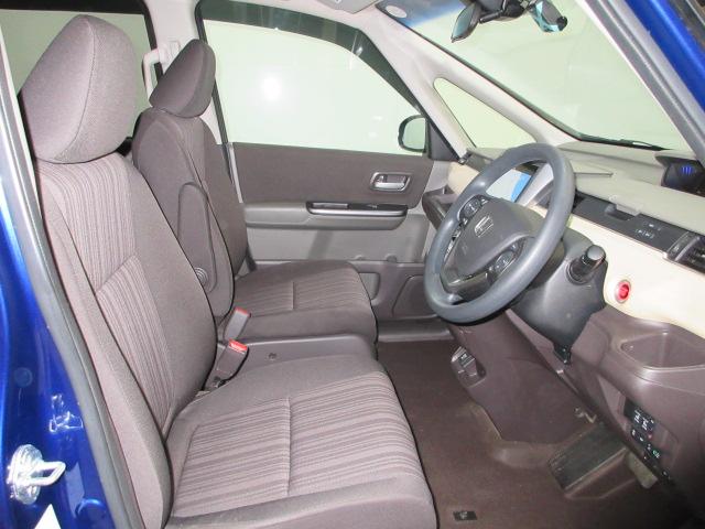 フリード Ｇ・ホンダセンシング　６人乗り仕様　禁煙車　純正９インチメモリーナビ　リアカメラ　ＣＤ　ＤＶＤ　Ｂｌｕｅｔｏｏｔｈ　両側電動スライドドア　ＥＴＣ　ＬＥＤヘッドライト　オートライト　ドアバイザー　ワンオーナー　Ｆセグ　ＶＳＡ（17枚目）