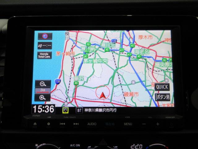 フィット ｅ：ＨＥＶホーム　ＨｏｎｄａＳＥＮＳＩＮＧ　前後ドライブレコーダー　メモリーナビ　リアカメラ　ＥＴＣ　ＬＥＤヘッドライト　オートライト　ＵＳＢ　Ｂｌｕｅｔｏｏｔｈオーディオ　ドアバイザー　ワンオーナー　クリソナ　ＡＣＣ（3枚目）