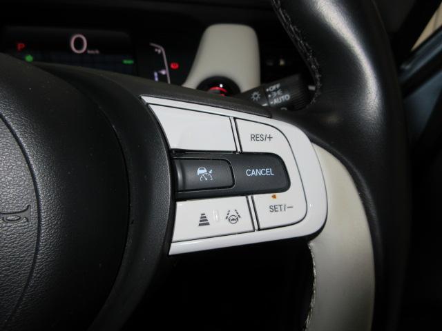 フィット ｅ：ＨＥＶホーム　ＨｏｎｄａＳＥＮＳＩＮＧ　前後ドライブレコーダー　メモリーナビ　リアカメラ　ＥＴＣ　ＬＥＤヘッドライト　オートライト　ＵＳＢ　Ｂｌｕｅｔｏｏｔｈオーディオ　ドアバイザー　ワンオーナー　クリソナ　ＡＣＣ（8枚目）