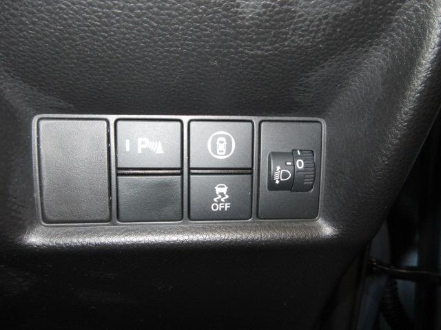 フィット ｅ：ＨＥＶホーム　ＨｏｎｄａＳＥＮＳＩＮＧ　前後ドライブレコーダー　メモリーナビ　リアカメラ　ＥＴＣ　ＬＥＤヘッドライト　オートライト　ＵＳＢ　Ｂｌｕｅｔｏｏｔｈオーディオ　ドアバイザー　ワンオーナー　クリソナ　ＡＣＣ（10枚目）