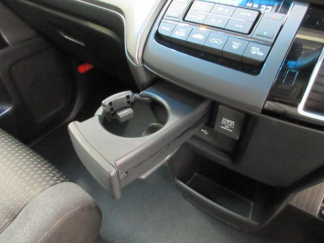 ステップワゴンスパーダ スパーダホンダセンシング VTECターボ 7人乗り 純正メモリーナビ フルセグ ブルートゥースオーディオ リアカメラ 両側電動スライドドア ETC2.0 プラズマクラスター DVD CD LEDライト スマキー オートエアコン(12枚目)