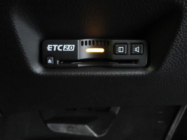 フィット ｅ：ＨＥＶホーム　当社デモカー　禁煙車　ＨｏｎｄａＳＥＮＳＩＮＧ　純正メモリーナビ　フルセグ　ブルートゥースオーディオ　リアカメラ　ＥＴＣ２．０　ＬＥＤヘッドライト　ＵＳＢ　パーキングセンサー　ＬＥＤライト　クリソナ（5枚目）