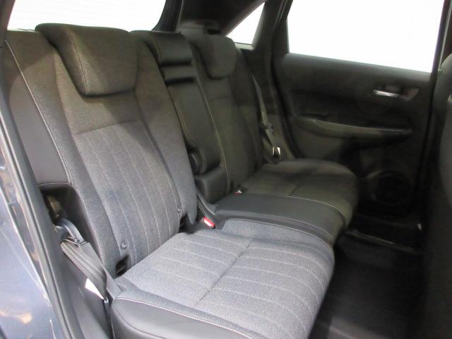 フィット ｅ：ＨＥＶホーム　当社デモカー　禁煙車　ＨｏｎｄａＳＥＮＳＩＮＧ　純正メモリーナビ　フルセグ　ブルートゥースオーディオ　リアカメラ　ＥＴＣ２．０　ＬＥＤヘッドライト　ＵＳＢ　パーキングセンサー　ＬＥＤライト　クリソナ（17枚目）