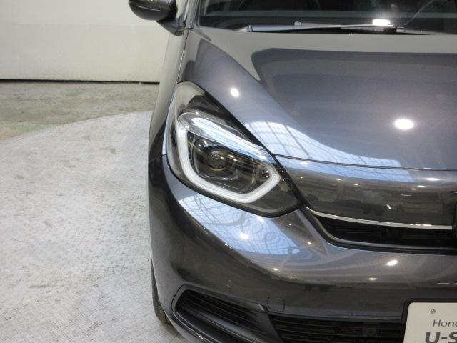 フィット ｅ：ＨＥＶホーム　当社デモカー　禁煙車　ＨｏｎｄａＳＥＮＳＩＮＧ　純正メモリーナビ　フルセグ　ブルートゥースオーディオ　リアカメラ　ＥＴＣ２．０　ＬＥＤヘッドライト　ＵＳＢ　パーキングセンサー　ＬＥＤライト　クリソナ（23枚目）