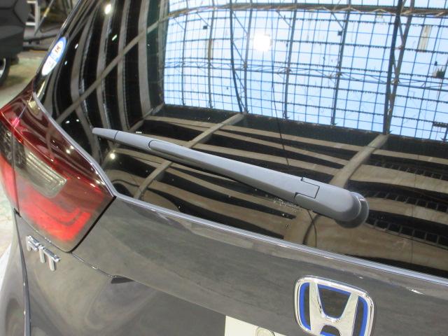 フィット ｅ：ＨＥＶホーム　当社デモカー　禁煙車　ＨｏｎｄａＳＥＮＳＩＮＧ　純正メモリーナビ　フルセグ　ブルートゥースオーディオ　リアカメラ　ＥＴＣ２．０　ＬＥＤヘッドライト　ＵＳＢ　パーキングセンサー　ＬＥＤライト　クリソナ（26枚目）