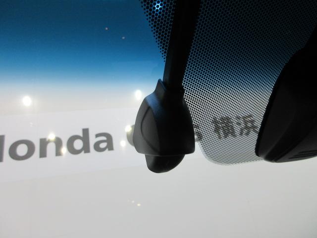 ステップワゴンスパーダ スパーダ・クールスピリットホンダセンシング　７人　前後ドライブレコーダー　ギャザズ純正メモリーナビ　リアカメラ　後席モニター　両側電動スライドドア　シートヒーター　ＥＴＣ２．０　パドルシフト　Ｂｌｕｅｔｏｏｔｈオーディオ　ワンオーナー　地ＴＶ（6枚目）