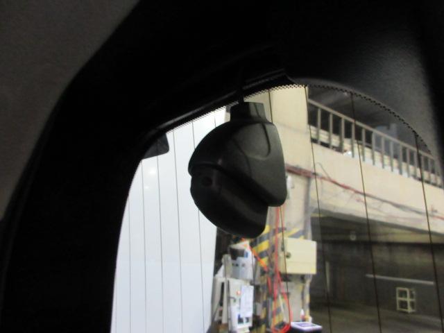 ステップワゴンスパーダ スパーダ・クールスピリットホンダセンシング　７人　前後ドライブレコーダー　ギャザズ純正メモリーナビ　リアカメラ　後席モニター　両側電動スライドドア　シートヒーター　ＥＴＣ２．０　パドルシフト　Ｂｌｕｅｔｏｏｔｈオーディオ　ワンオーナー　地ＴＶ（7枚目）