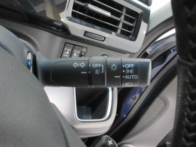 ステップワゴンスパーダ スパーダ・クールスピリットホンダセンシング　７人　前後ドライブレコーダー　ギャザズ純正メモリーナビ　リアカメラ　後席モニター　両側電動スライドドア　シートヒーター　ＥＴＣ２．０　パドルシフト　Ｂｌｕｅｔｏｏｔｈオーディオ　ワンオーナー　地ＴＶ（11枚目）