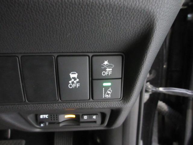 ステップワゴンスパーダ スパーダクールスピリットアドバンスパッケージα　８人　ＨｏｎｄａＳＥＮＳＩＮＧ　ドライブレコーダー　メモリーナビ　リアカメラ　後席モニター　シートヒーター　両側電動スライドドア　ＥＴＣ　純正アルミホイール　パドルシフト　ワンオーナー　フルセグ（6枚目）