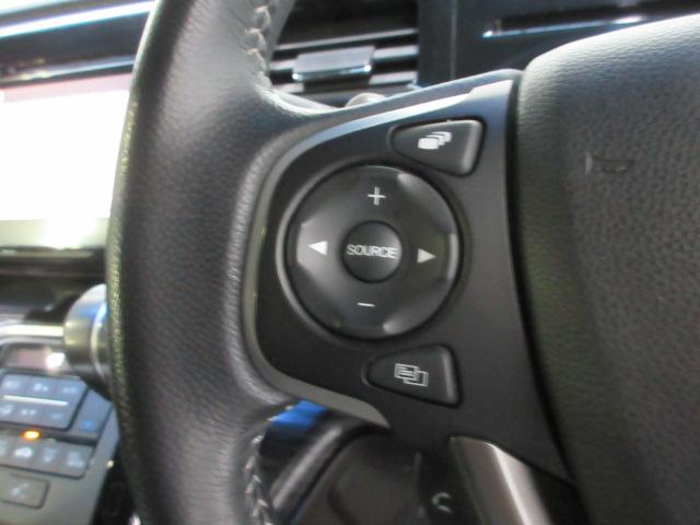 ステップワゴンスパーダ スパーダクールスピリットアドバンスパッケージα　８人　ＨｏｎｄａＳＥＮＳＩＮＧ　ドライブレコーダー　メモリーナビ　リアカメラ　後席モニター　シートヒーター　両側電動スライドドア　ＥＴＣ　純正アルミホイール　パドルシフト　ワンオーナー　フルセグ（7枚目）