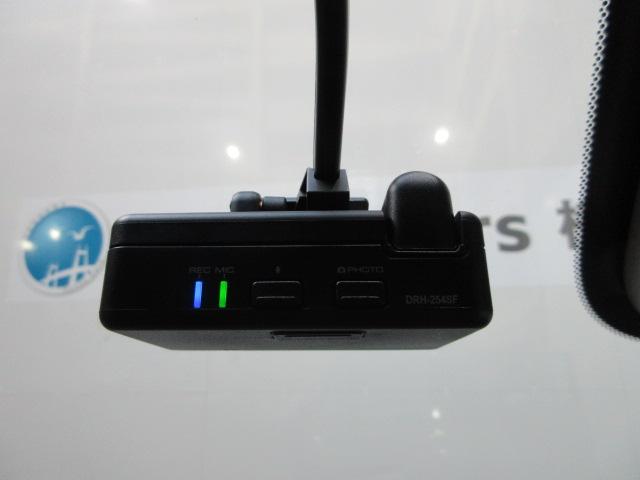 ステップワゴン ｅ：ＨＥＶエアーＥＸ　当社デモカー　８人　ＨｏｎｄａＳＥＮＳＩＮＧ　ドライブレコーダー　ギャザズ純正メモリーナビ　全周囲カメラ　フルセグＴＶ　ＥＴＣ　シートヒーター　純正アルミ　両側電動スライドドア　Ｂｌｕｅｔｏｏｔｈ（6枚目）