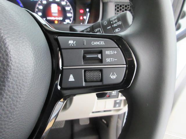 ステップワゴン ｅ：ＨＥＶエアーＥＸ　当社デモカー　８人　ＨｏｎｄａＳＥＮＳＩＮＧ　ドライブレコーダー　ギャザズ純正メモリーナビ　全周囲カメラ　フルセグＴＶ　ＥＴＣ　シートヒーター　純正アルミ　両側電動スライドドア　Ｂｌｕｅｔｏｏｔｈ（8枚目）