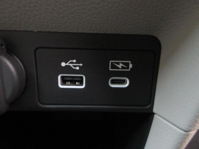 ステップワゴン ｅ：ＨＥＶエアーＥＸ　当社デモカー　８人　ＨｏｎｄａＳＥＮＳＩＮＧ　ドライブレコーダー　ギャザズ純正メモリーナビ　全周囲カメラ　フルセグＴＶ　ＥＴＣ　シートヒーター　純正アルミ　両側電動スライドドア　Ｂｌｕｅｔｏｏｔｈ（15枚目）