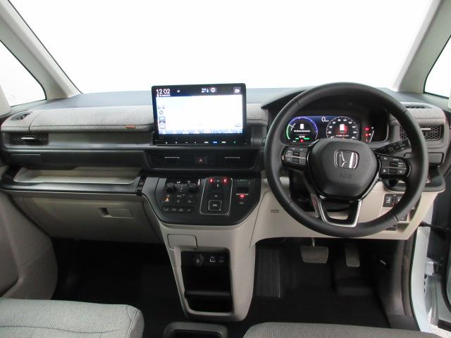 ステップワゴン ｅ：ＨＥＶエアーＥＸ　当社デモカー　８人　ＨｏｎｄａＳＥＮＳＩＮＧ　ドライブレコーダー　ギャザズ純正メモリーナビ　全周囲カメラ　フルセグＴＶ　ＥＴＣ　シートヒーター　純正アルミ　両側電動スライドドア　Ｂｌｕｅｔｏｏｔｈ（17枚目）