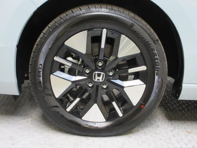 ステップワゴン ｅ：ＨＥＶエアーＥＸ　当社デモカー　８人　ＨｏｎｄａＳＥＮＳＩＮＧ　ドライブレコーダー　ギャザズ純正メモリーナビ　全周囲カメラ　フルセグＴＶ　ＥＴＣ　シートヒーター　純正アルミ　両側電動スライドドア　Ｂｌｕｅｔｏｏｔｈ（29枚目）