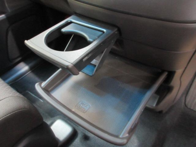 フリード＋ハイブリッド ハイブリッドＧ・ホンダセンシング　ワンオーナー　５人乗り　ホンダセンシング　社外ＳＤナビ　フルセグ　リアカメラ　ＤＶＤ　ＣＤ　ＢＴオーディオ　両側電動スライドドア　ＬＥＤヘッドライト　ドアバイザー　ＥＴＣ　スマートキー　衝突軽減　ＡＣ（13枚目）