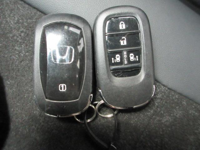 Ｎ－ＢＯＸカスタム ターボ　オーディオレス仕様　禁煙車　ＨｏｎｄａＳＥＮＳＩＮＧ　クルーズコントロール　シートヒーター　オートエアコン　両側電動スライドドア　純正アルミホイール　ＬＥＤヘッドライト　ワンオーナー　イモビライザー（3枚目）